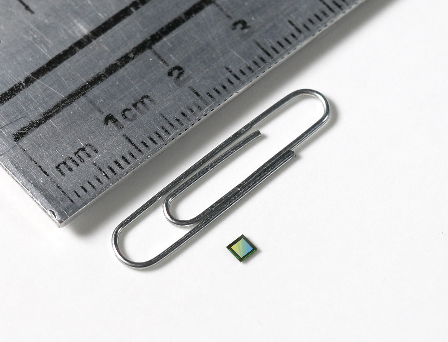 OH02B10 1/7.5-inch CMOS 2-Megapixel (1500 x 1500) Image Sensor with PureCel®Plus-S Technology